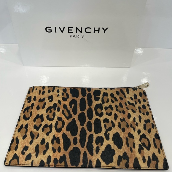 Givenchy leopard print envelope clutch - Picture 2 of 9